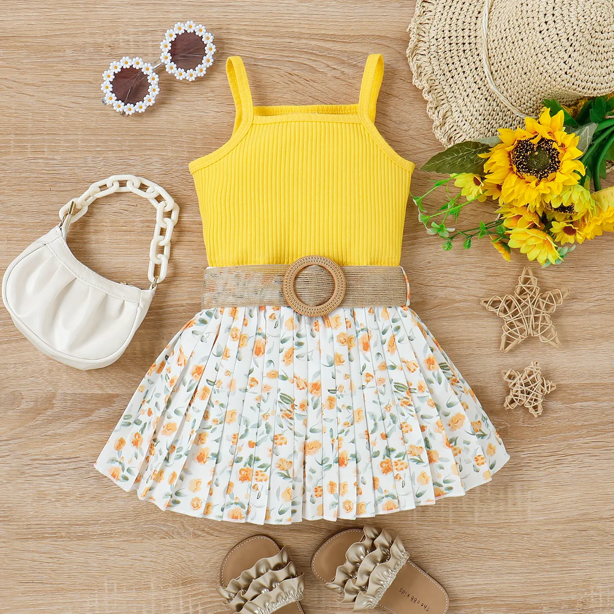 3pcs Toddler Girl Sweet Ribbed Crop Camisole and Floral Print Pleated Skirt & Belt Set  image 5