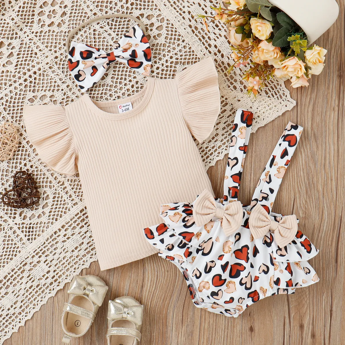 

3pcs Baby Girl Cotton Ribbed Flutter-sleeve Top and Bow Front Leopard Print Layered Ruffled Suspender Shorts & Headband Set