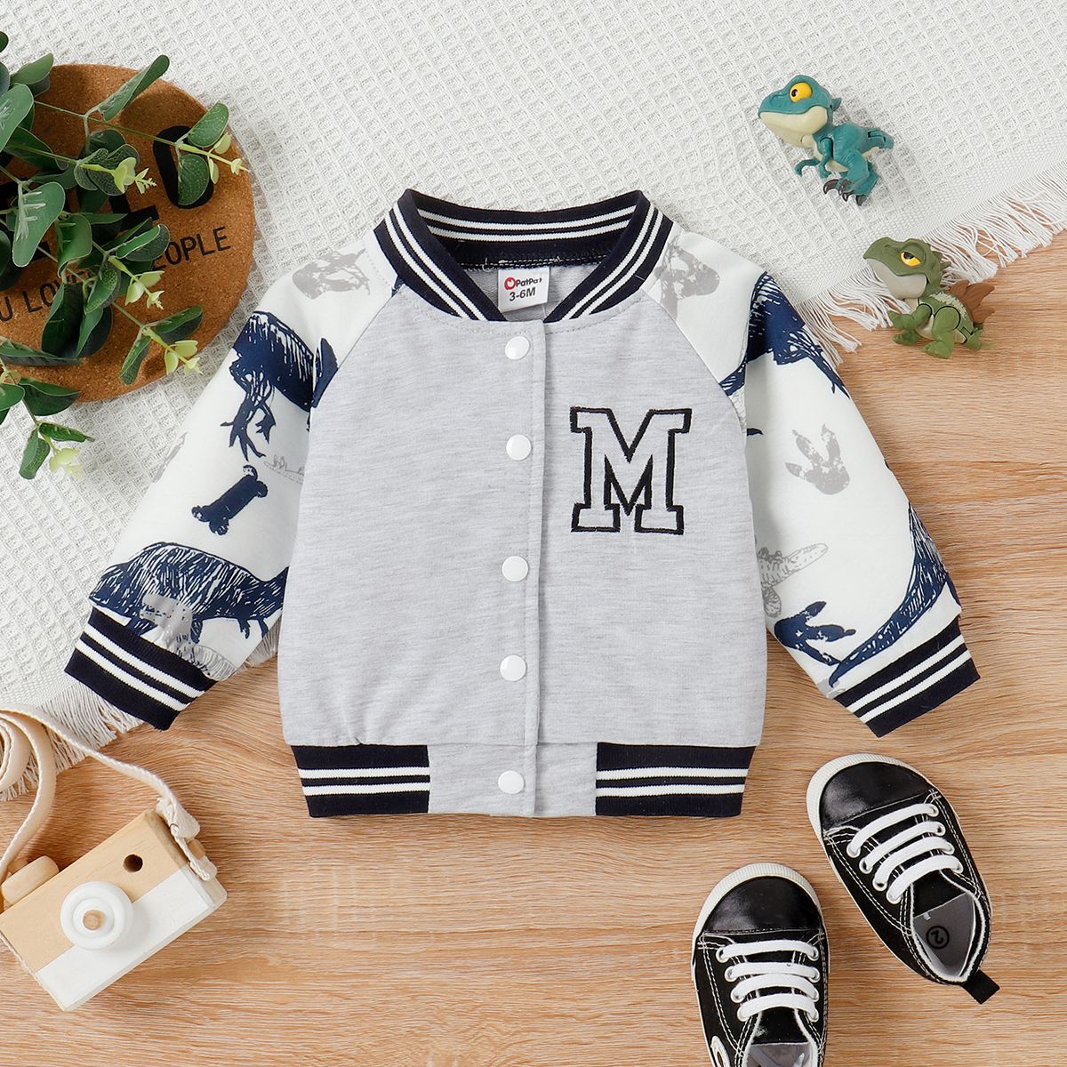 

Baby Boy/Girl Letter Embroidered Dinosaur Print Raglan Sleeve Jacket