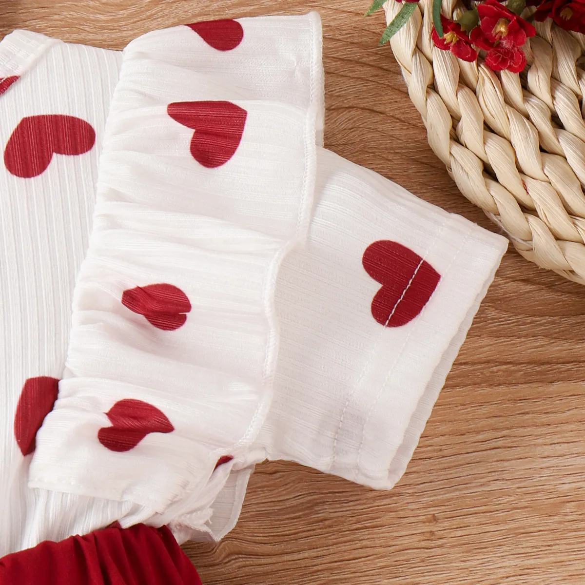 2pcs Baby Girl Heart Print Ruffled Short-sleeve Faux-two Bow Front Dress & Headband Set WineRed image 4