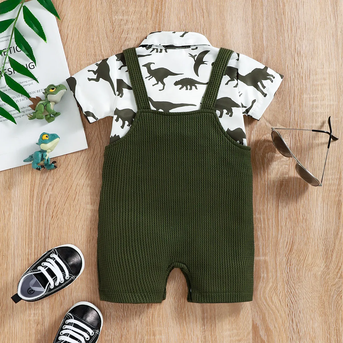 

2pcs Baby Boy Allover Dinosaur Print Short-sleeve Romper and Waffle Overalls Shorts Set