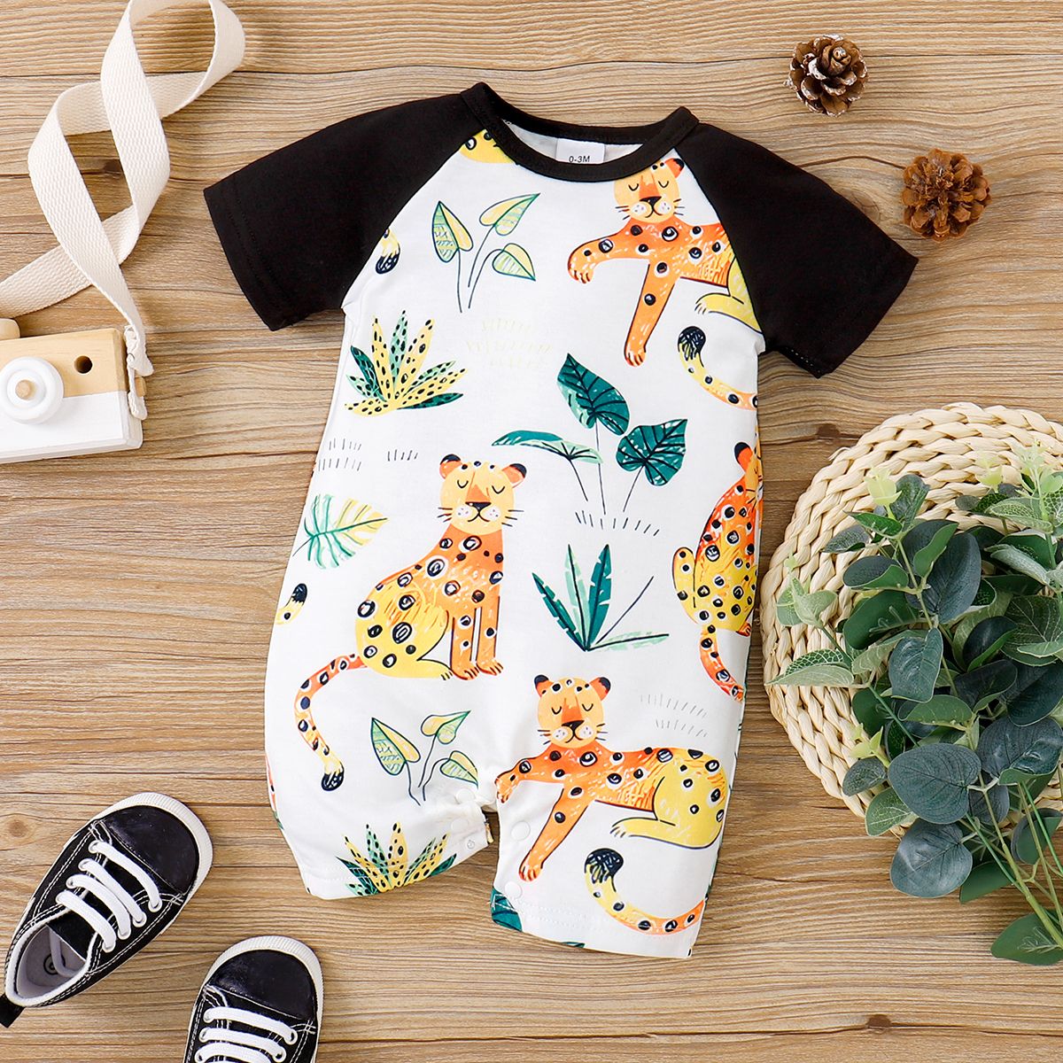 

Baby Boy Tiger Print Short-sleeve Jumpsuit