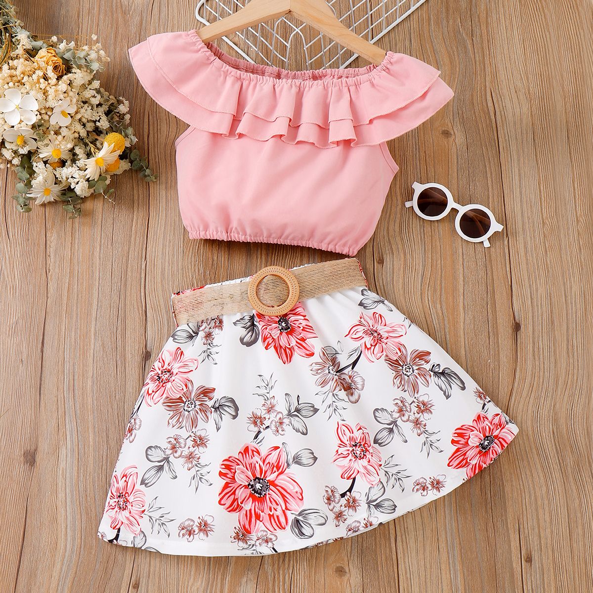 

2pcs Kid Girl Ruffle Collar Pink Top and Floral Print Belted Skirt Set
