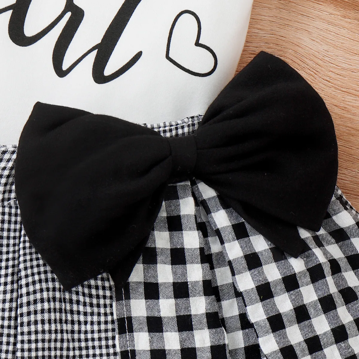 2pcs Baby Girl Letter Print Short-sleeve Top and Bow Front Asymmetrical Hem Plaid Skirt Set  image 2