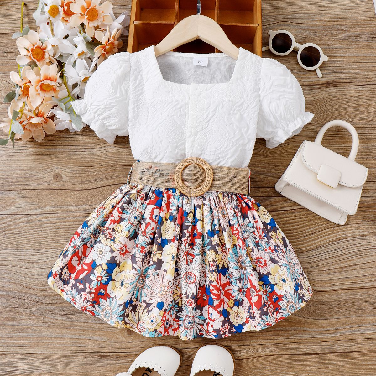 

2pcs Toddler Girl Square Neck Textured Top and Floral Print Belted Skirt Set