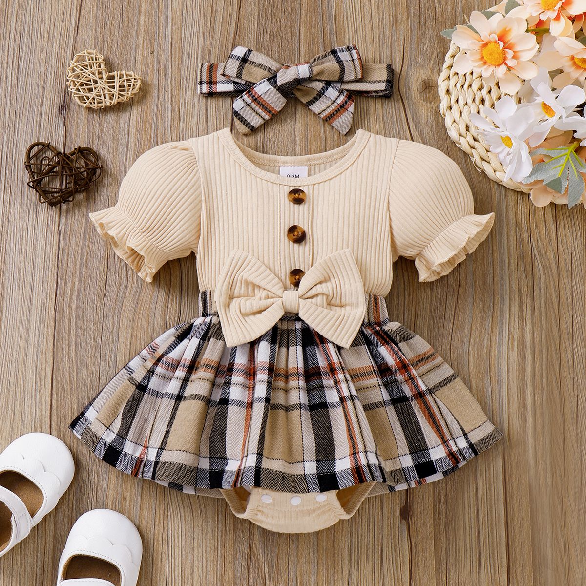 2pcs Baby Girl 95% Cotton Front Buttons Bow Decor Puff-sleeve Romper And Headband Set