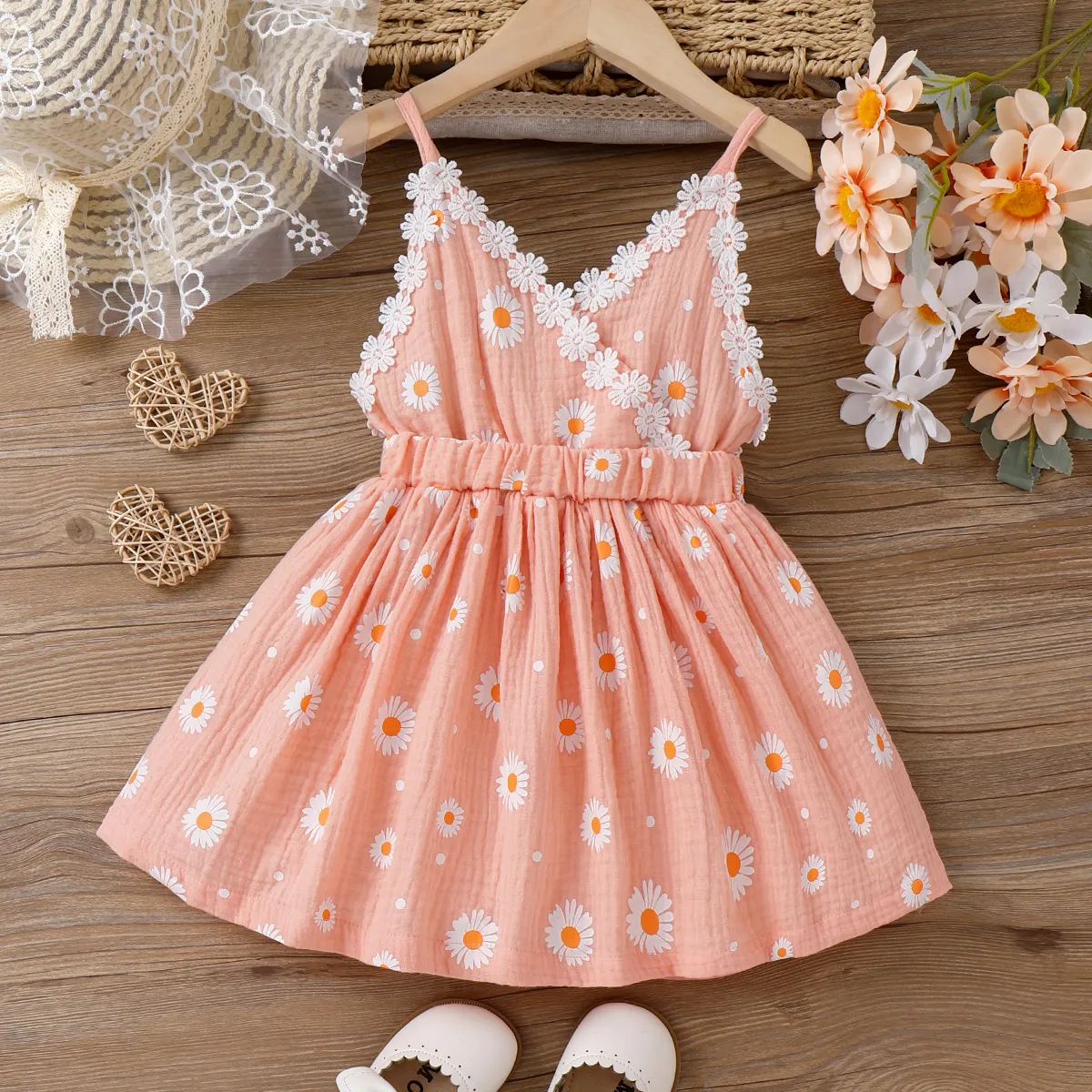 Toddler Girl Daisy Print Contrast Guipure Lace Cami Dress
