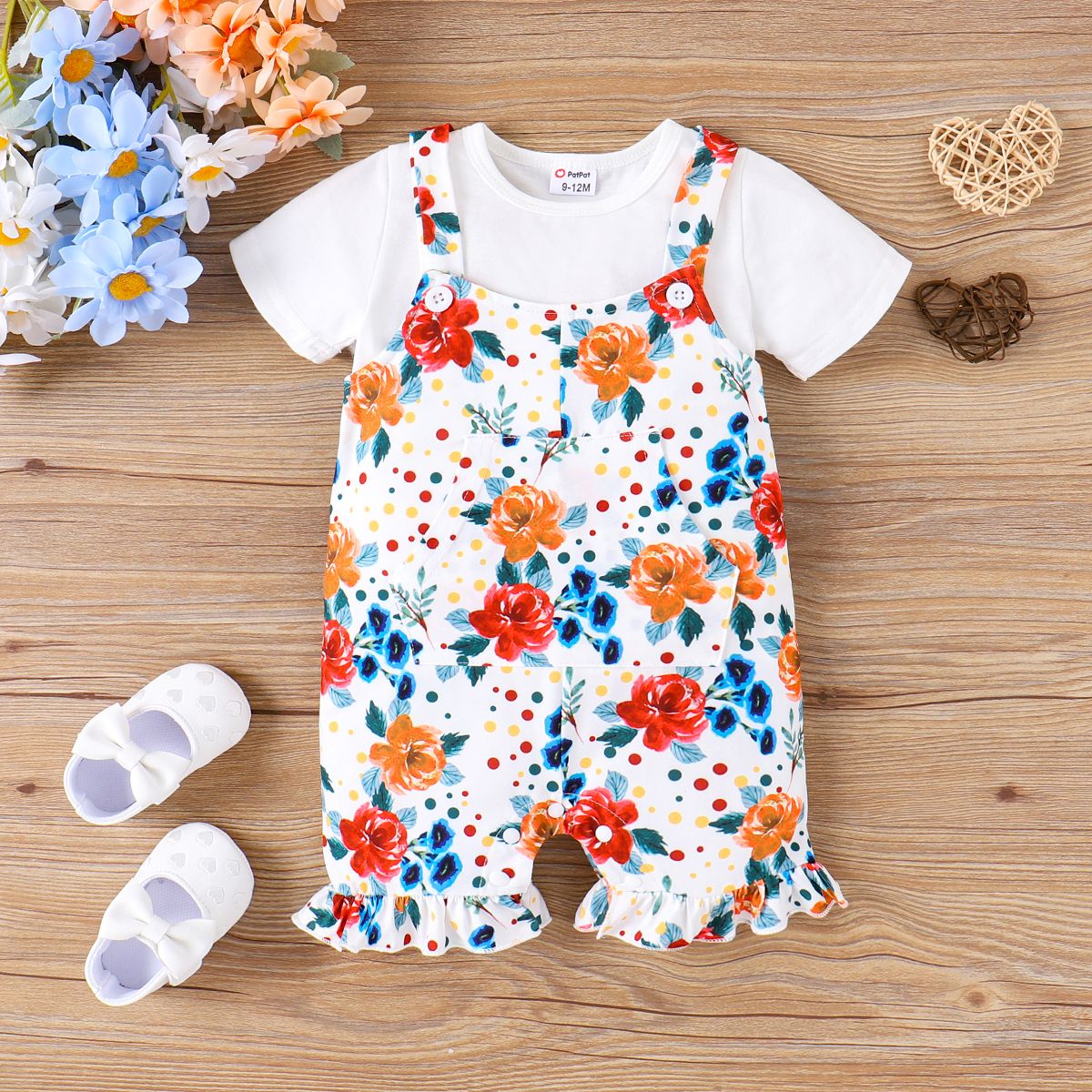

2pcs Baby Girl Allover Floral Print Front Pocket Ruffle Strappy Romper and Solid Short-sleeve Tee Set