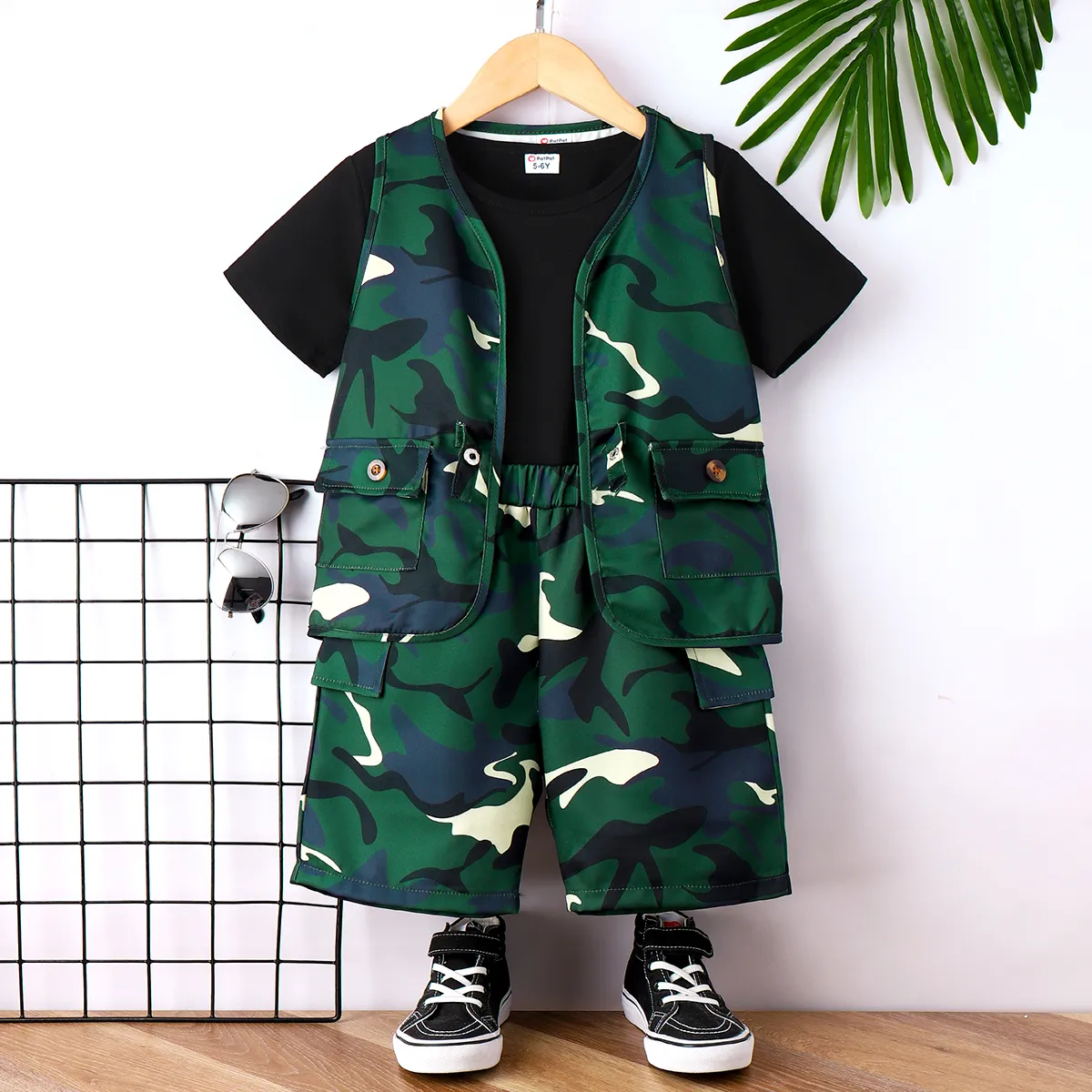 3pcs Kid Boy Solid Short-sleeve Tee and Camouflage Pocket Vest & Shorts Set  big image 1