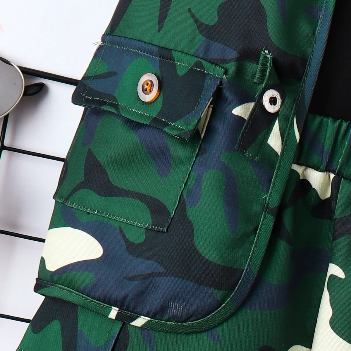 3pcs Kid Boy Solid Short-sleeve Tee and Camouflage Pocket Vest & Shorts Set Black image 5