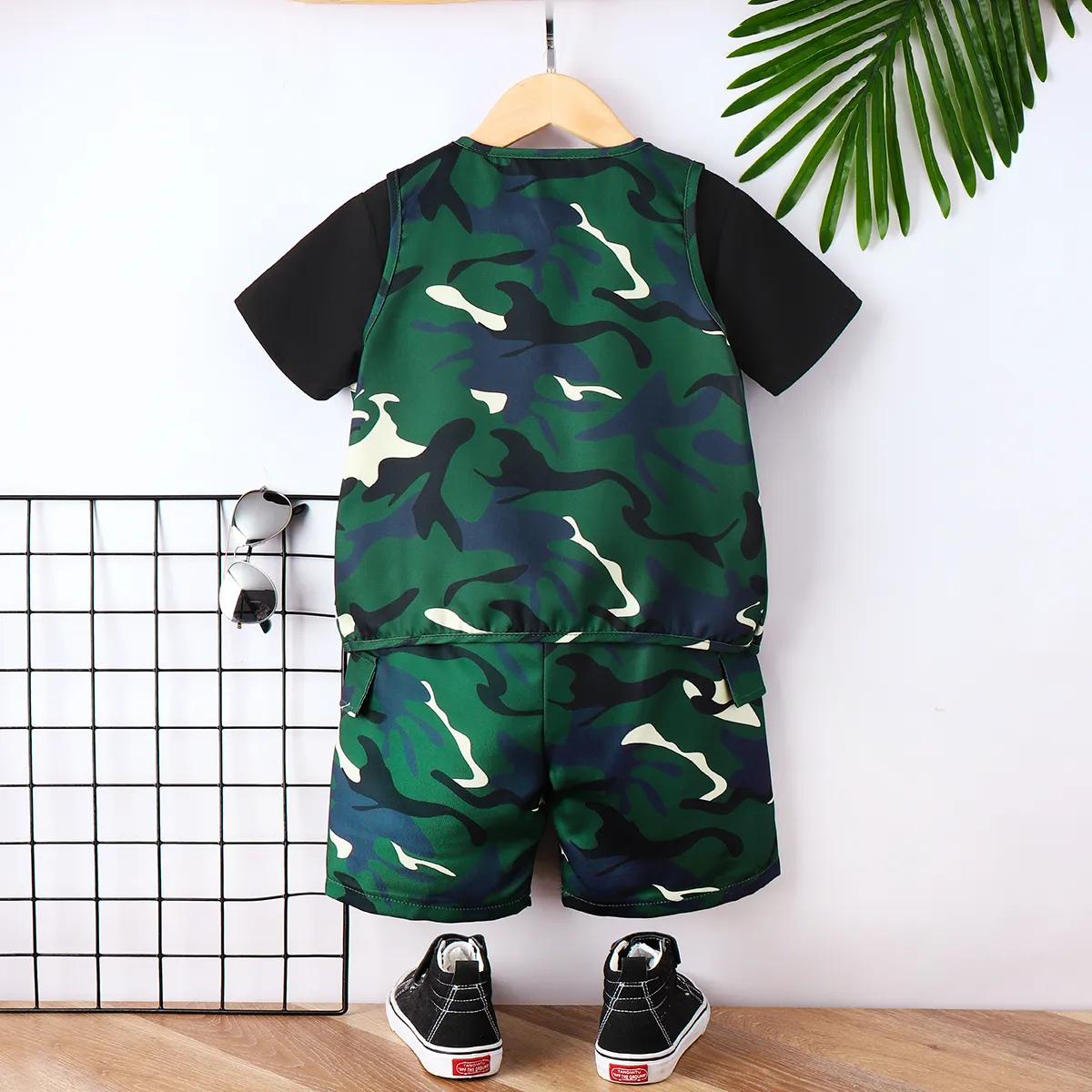 3pcs Kid Boy Solid Short-sleeve Tee and Camouflage Pocket Vest & Shorts Set Black image 6