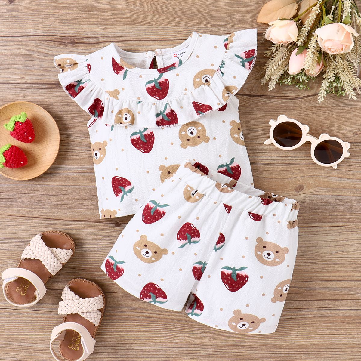 

2pcs Baby Girl Bear & Strawberry Print Ruffle Collar Tank Top and Shorts Set
