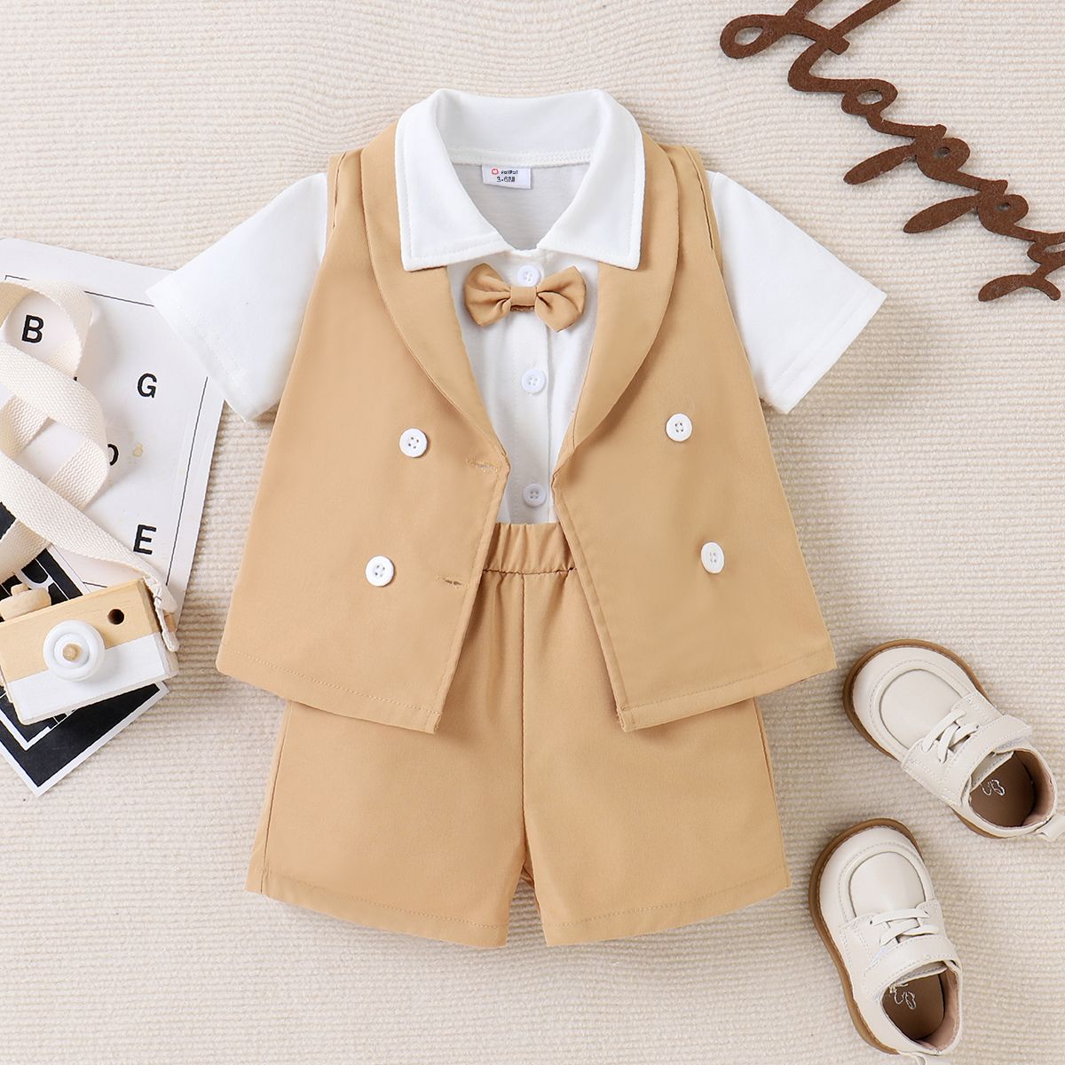 

3pcs Baby Boy Lapel Collar Buttons Bow Tie Short-sleeve Top and Shirt & Shorts Set