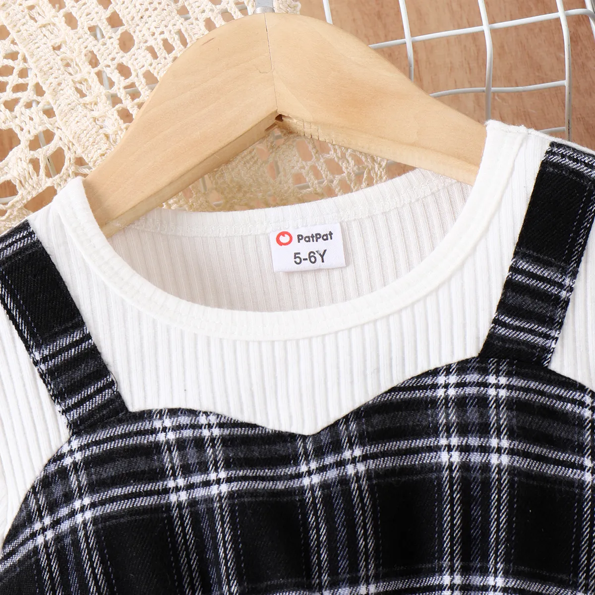 2pcs Kid Girl Rib-knit Plaid Panel 2 In 1 Long-sleeve Dress and Hat Set  image 3
