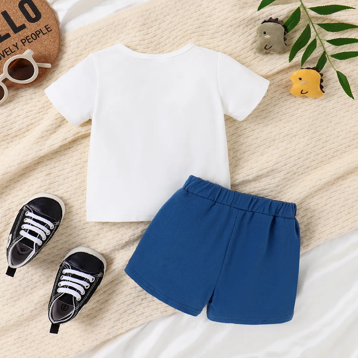 2pcs Baby Boy Dinosaur Embroidered Short-sleeve Tee and Solid Shorts Set  image 3