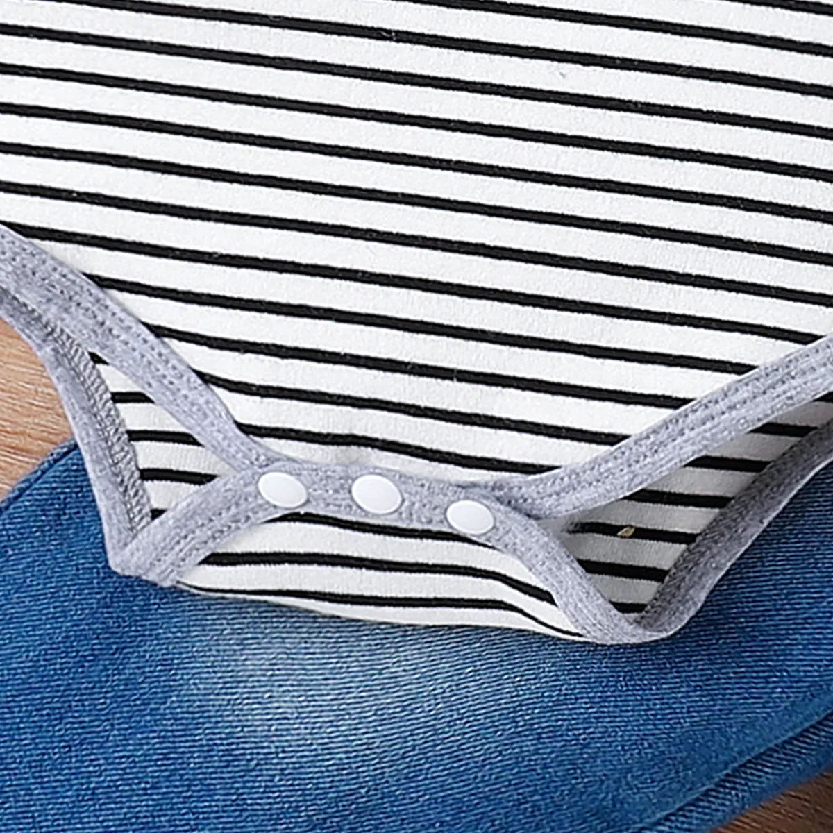 2pc Baby Boy Casual Stripe Denim Long Sleeve Set Blue image 4