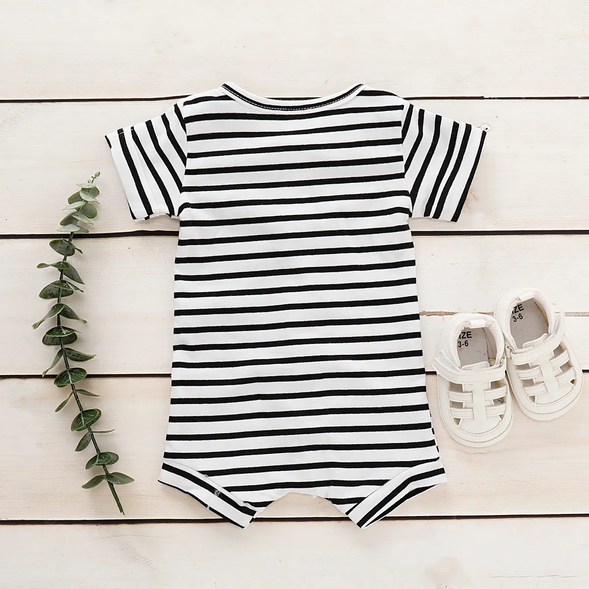 100% Cotton Striped Short-sleeve Baby Romper  image 3