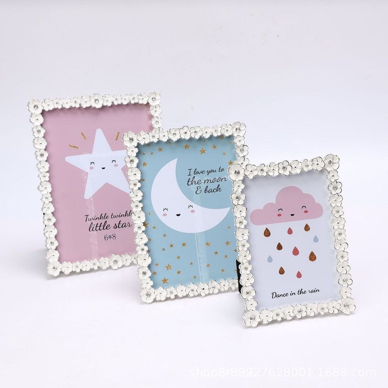 

Newborn Floral Pattern White Commemorative Photo Frame Decorative Ornament