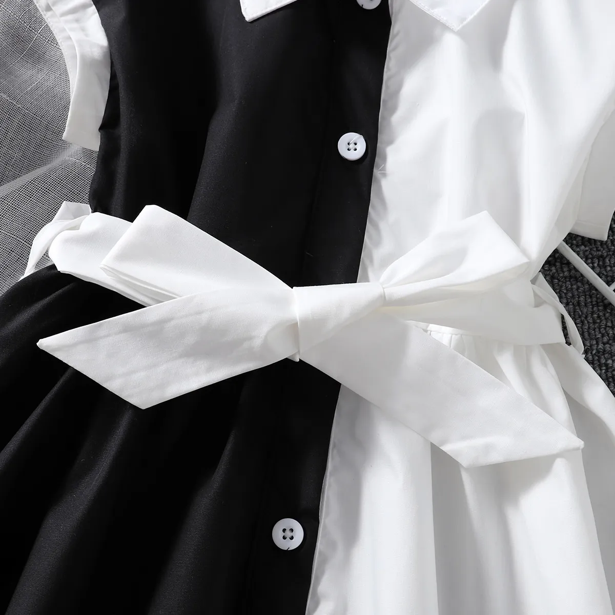فتاة صغيرة ياقة طية صدر السترة تصميم زر غير النظامية تنحنح أبيض وأسود لصق فستان قصير الأكمام أسود / أبيض big image 1