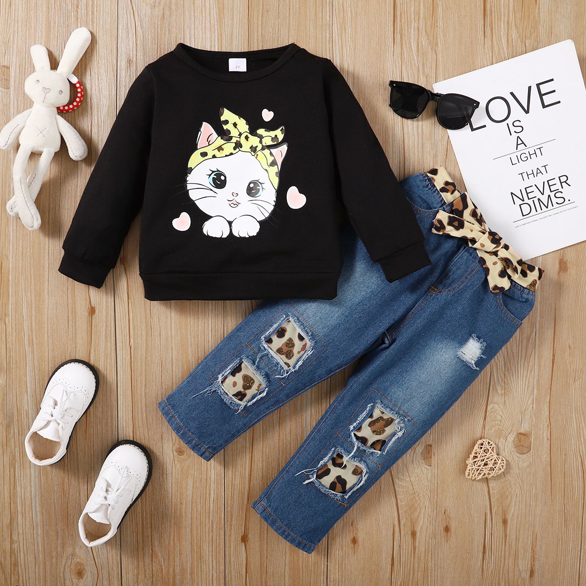 

3pcs Toddler Girl Ripped Denim Jeans and Kitty Print Sweatshirt & Headband Set