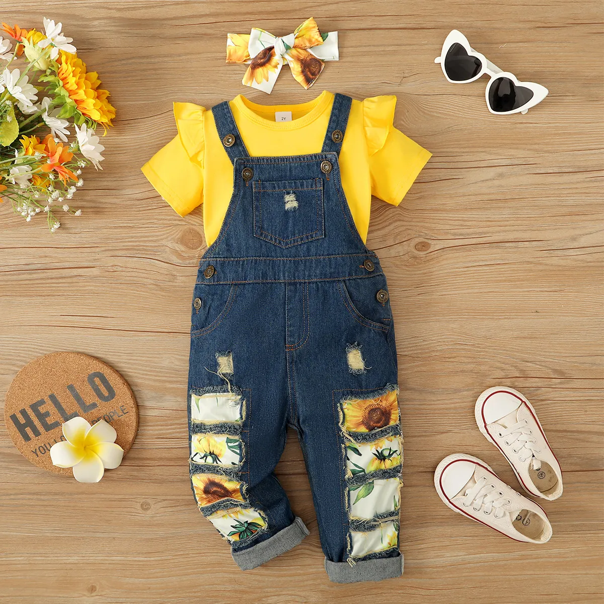 

2pcs Toddler Girl Sweet Ripped Denim Floral Patchwork Overalls and Ruffled Tee Set