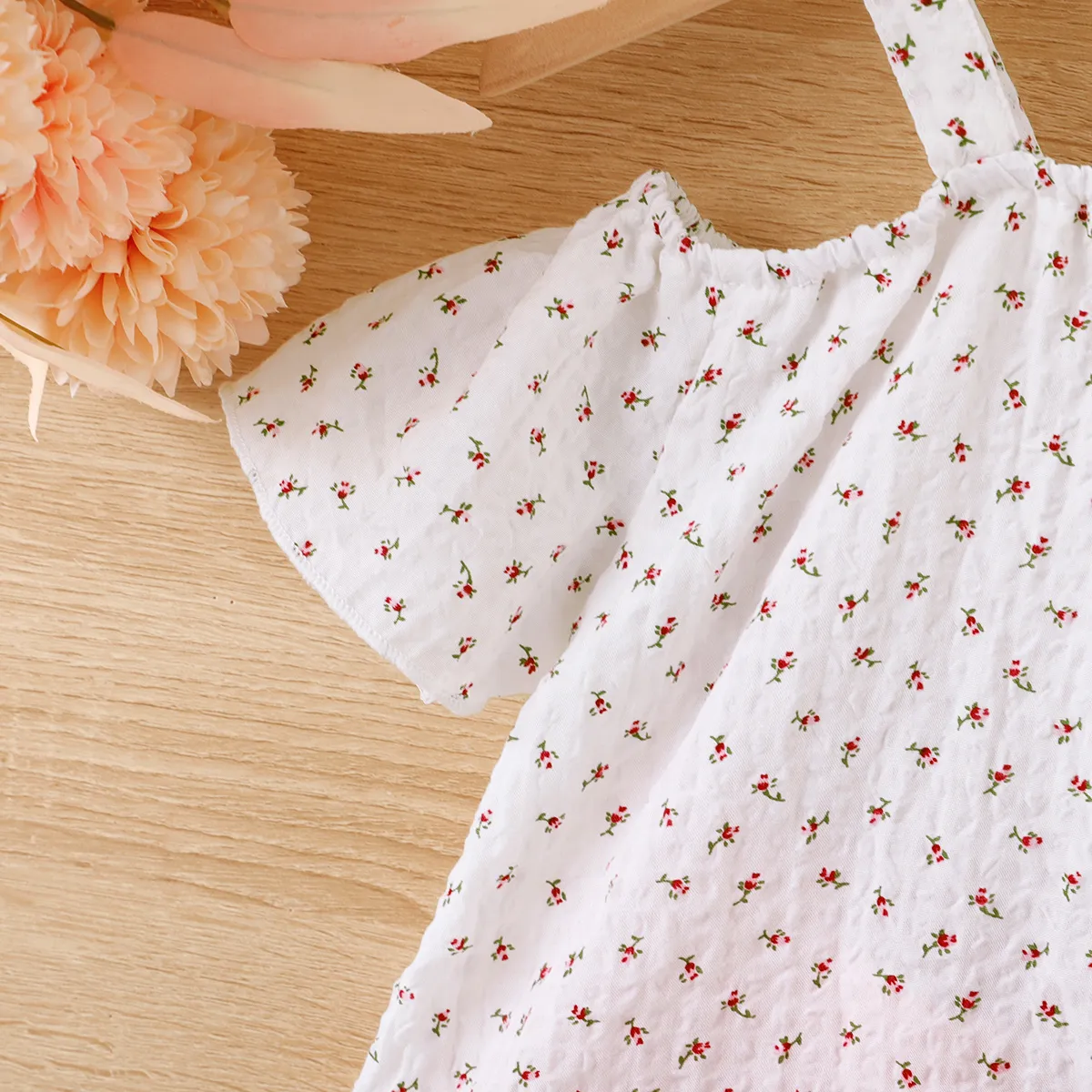2pcs Toddler Girl Bow Decor Allover Floral Print Strappy Short-sleeve Top and 100% Cotton Solid Pockets Shorts Set Pink image 5