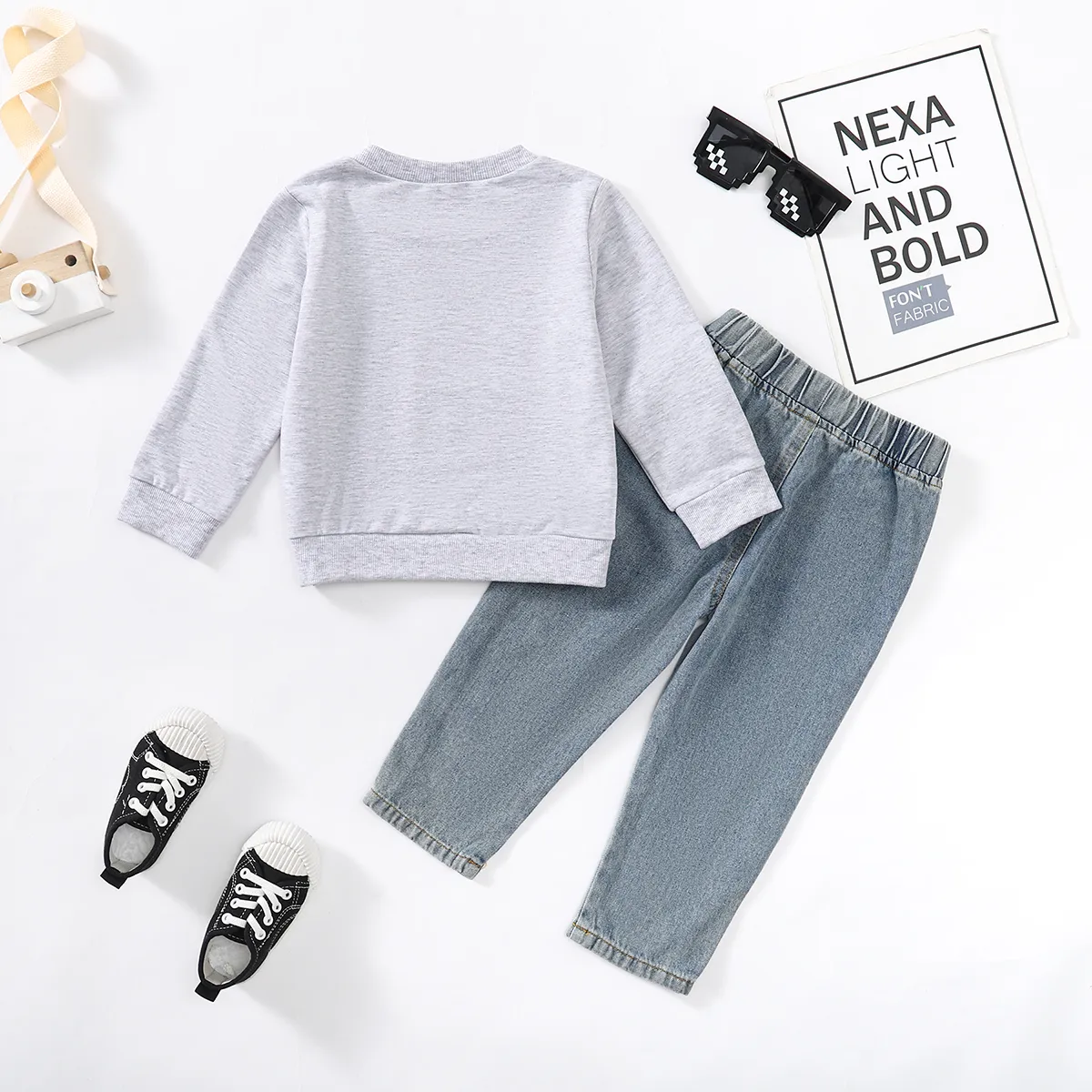 2pcs Toddler Boy Letter Print Pullover Sweatshirt and Ripped Jeans Set   image 3