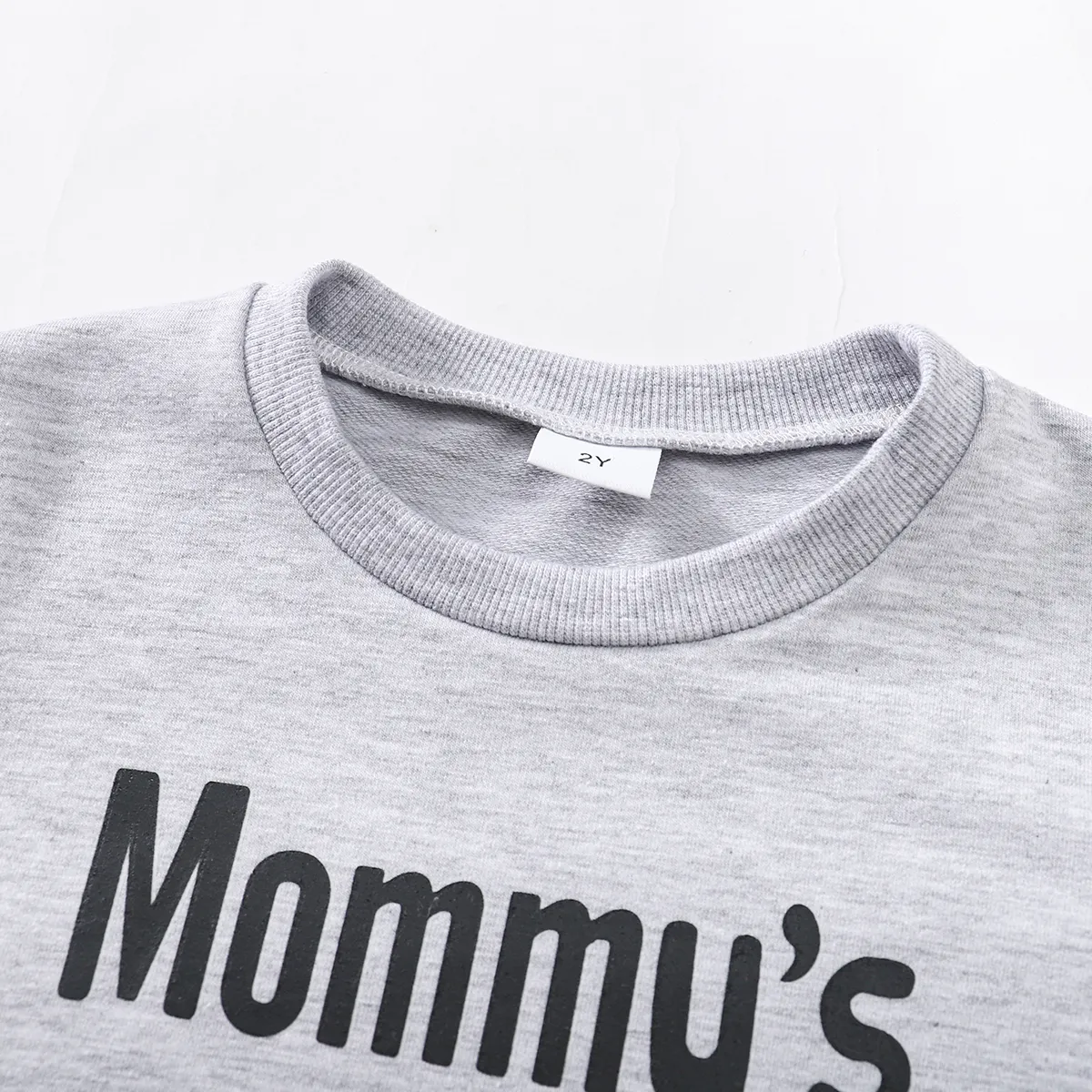 2pcs Toddler Boy Letter Print Pullover Sweatshirt and Ripped Jeans Set   image 4