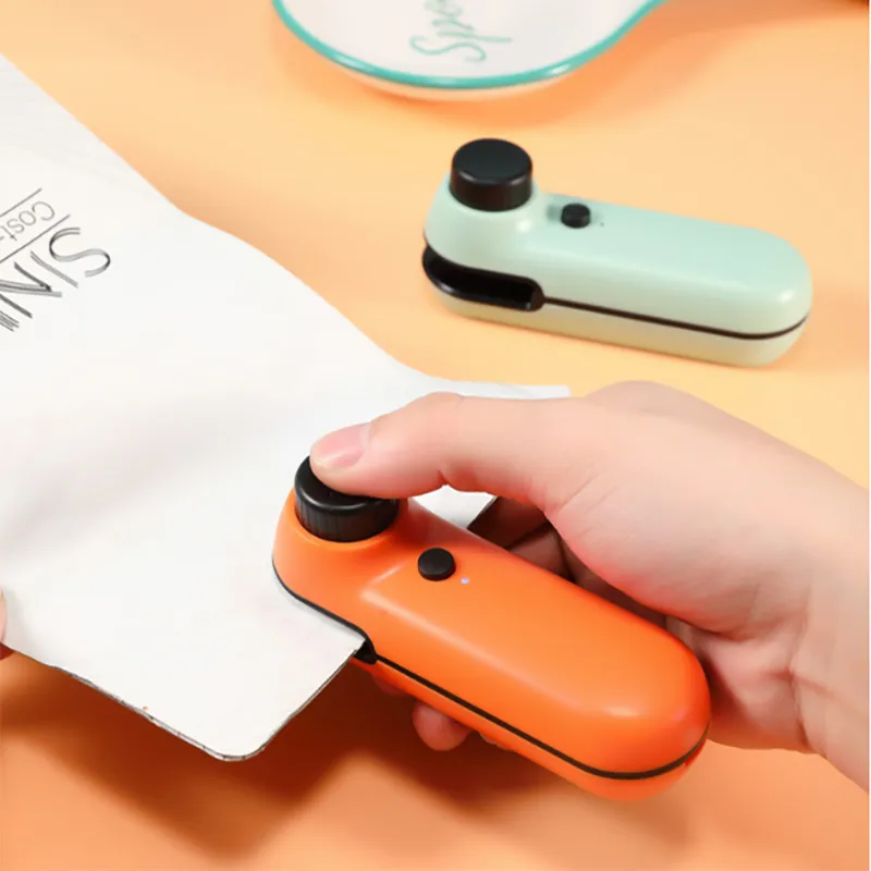 Mini Rechargeable Vacuum Sealer Home Portable Plastic Packaging Hand Pressure Food Sealing Device 