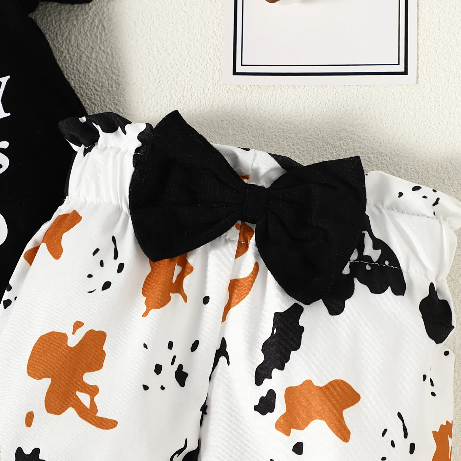 3pcs Baby Girl 95% Cotton Letters Print Ruffle Short-sleeve Romper and Allover Print Bow Decor Pants & Headband Set BlackandWhite image 6