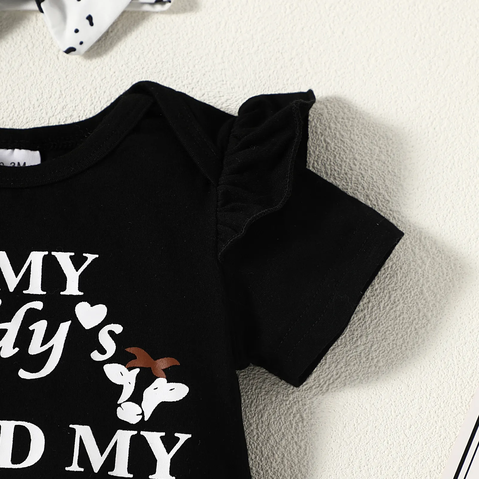 3pcs Baby Girl 95% Cotton Letters Print Ruffle Short-sleeve Romper and Allover Print Bow Decor Pants & Headband Set BlackandWhite image 4