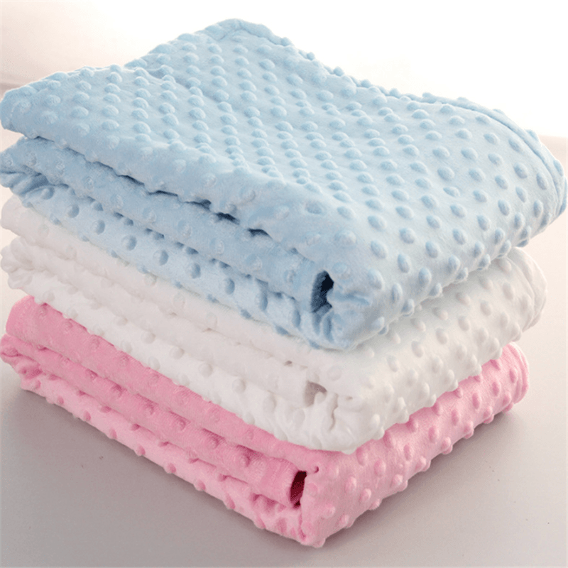 點羊毛襯裡的嬰兒毯襁褓新生兒柔軟的被褥