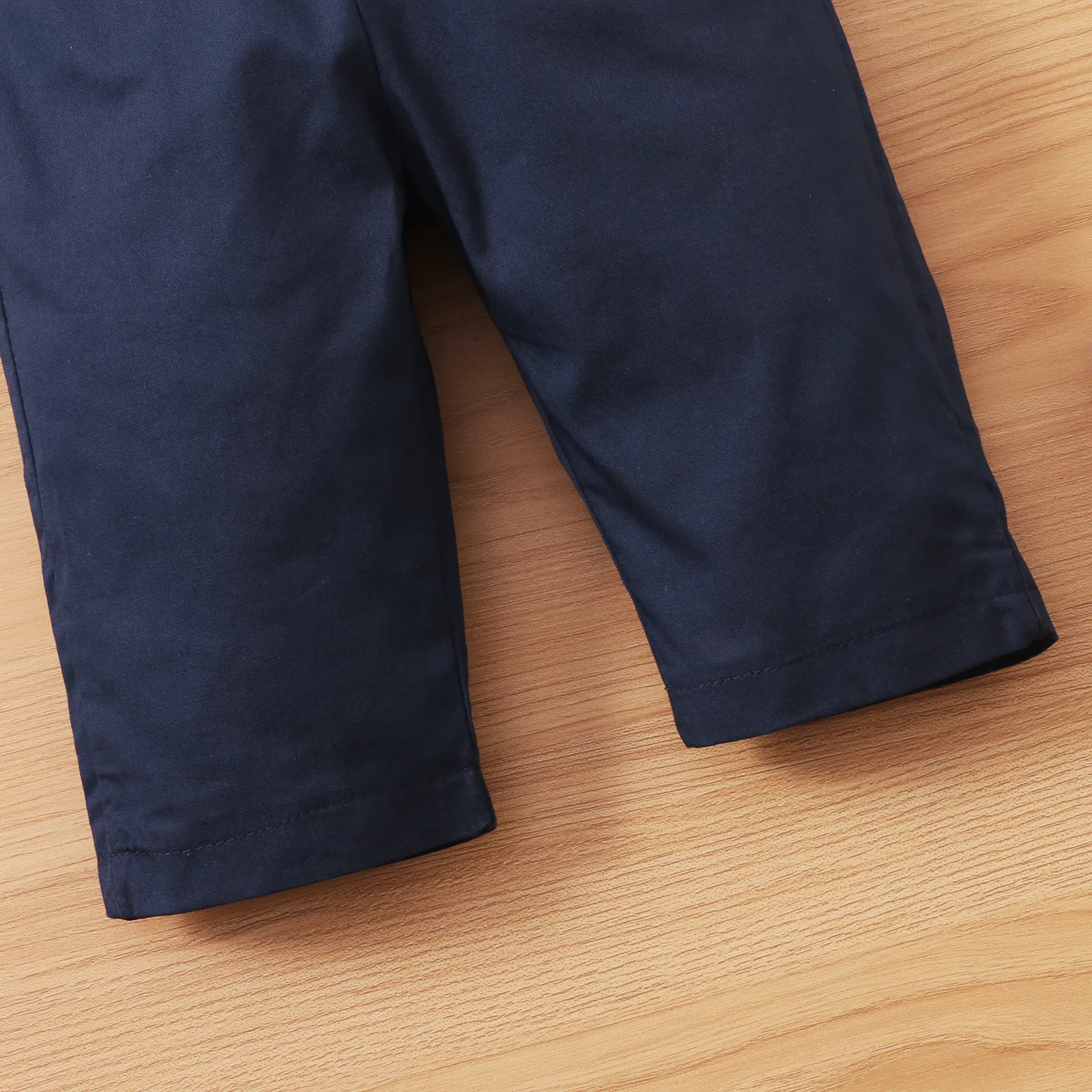 2pcs Baby Boy 95% Cotton Long-sleeve Gentleman Bowtie All Over Mustache Print Romper and Solid Overalls Set Navy image 3