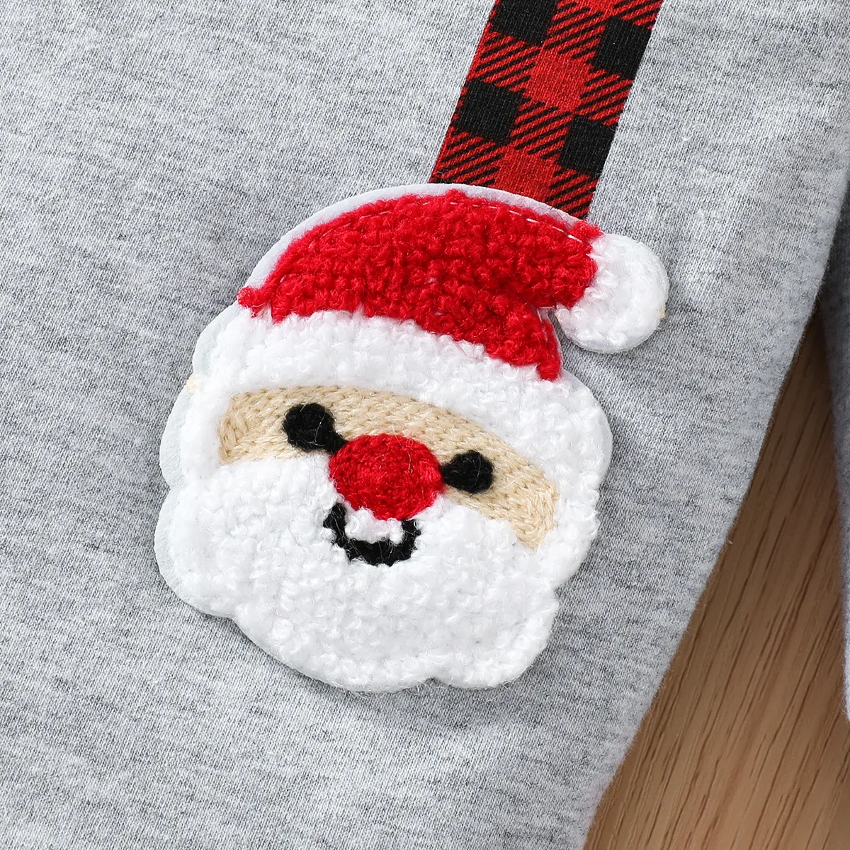 Christmas 3pcs Baby Boy 95% Cotton Long-sleeve Santa Badge Bow Tie Romper and Red Plaid Pants with Hat Set Red big image 1