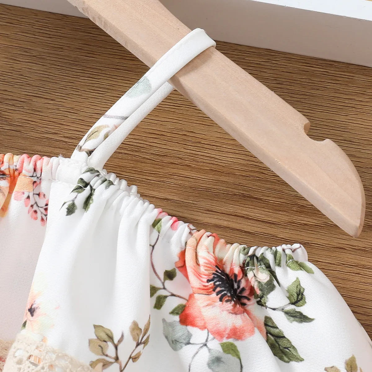 2pcs Toddler Girl Sweet Ripped Denim Belted Shorts and Floral Print Camisole Set Multi-color image 4