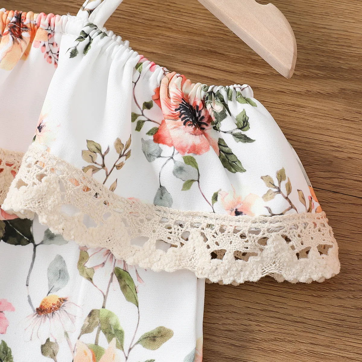 2pcs Toddler Girl Sweet Ripped Denim Belted Shorts and Floral Print Camisole Set Multi-color image 5