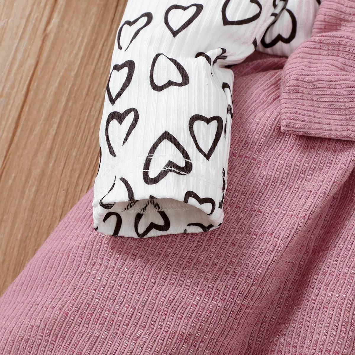 Baby Girl Allover Heart Print Bow Front Long-sleeve Spliced Dress  image 5
