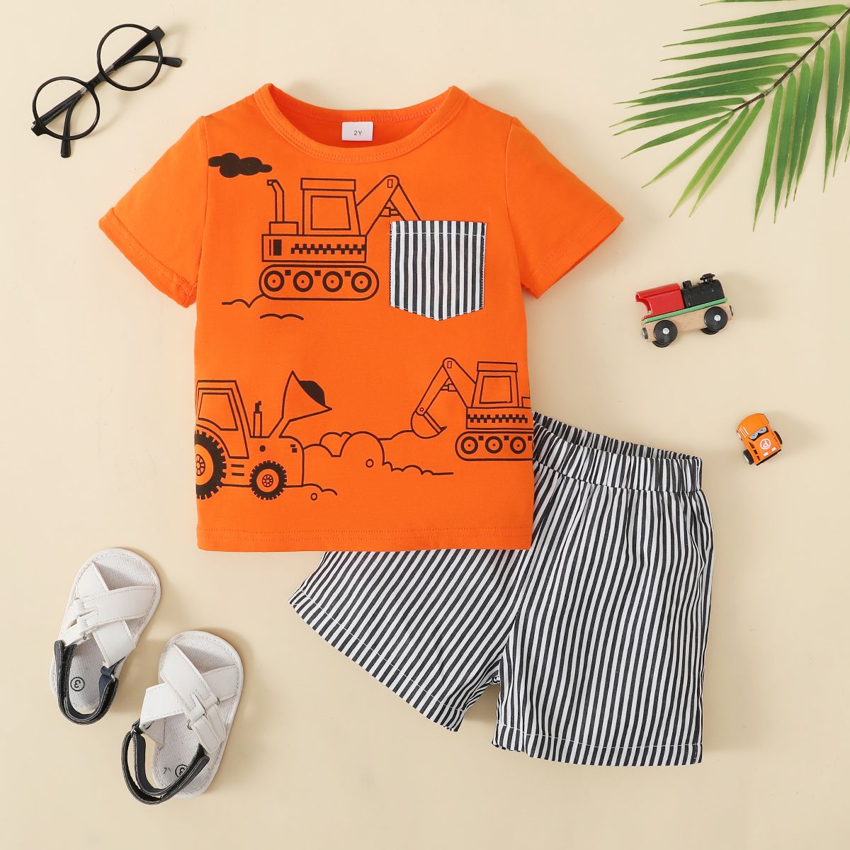 

2pcs Toddler Boy Playful Vehicle Print Short-sleeve Tee and Stripe Shorts Set