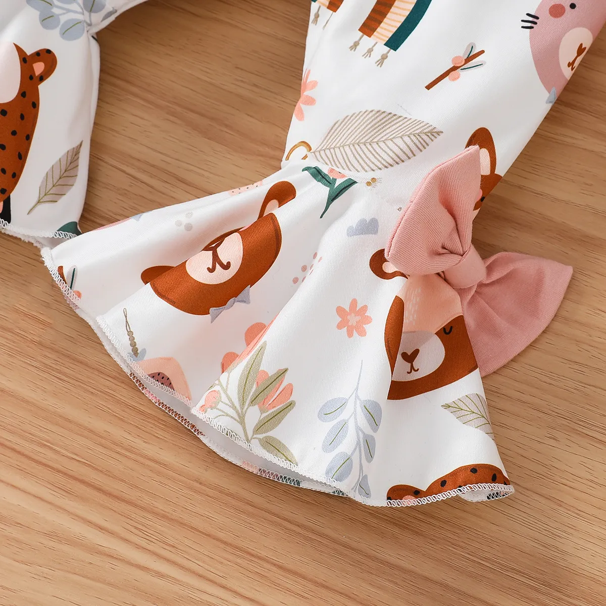 3pcs Baby Girl 95% Cotton Bear Graphic Romper & Flared Pants & Bow Headband Set Pink image 5