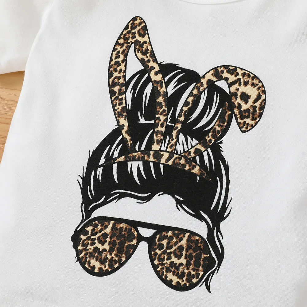 2pcs Toddler Girl Trendy 100% Cotton Leopard Ripped Belted Denim Shorts and Figure Print Tee Set big image 7