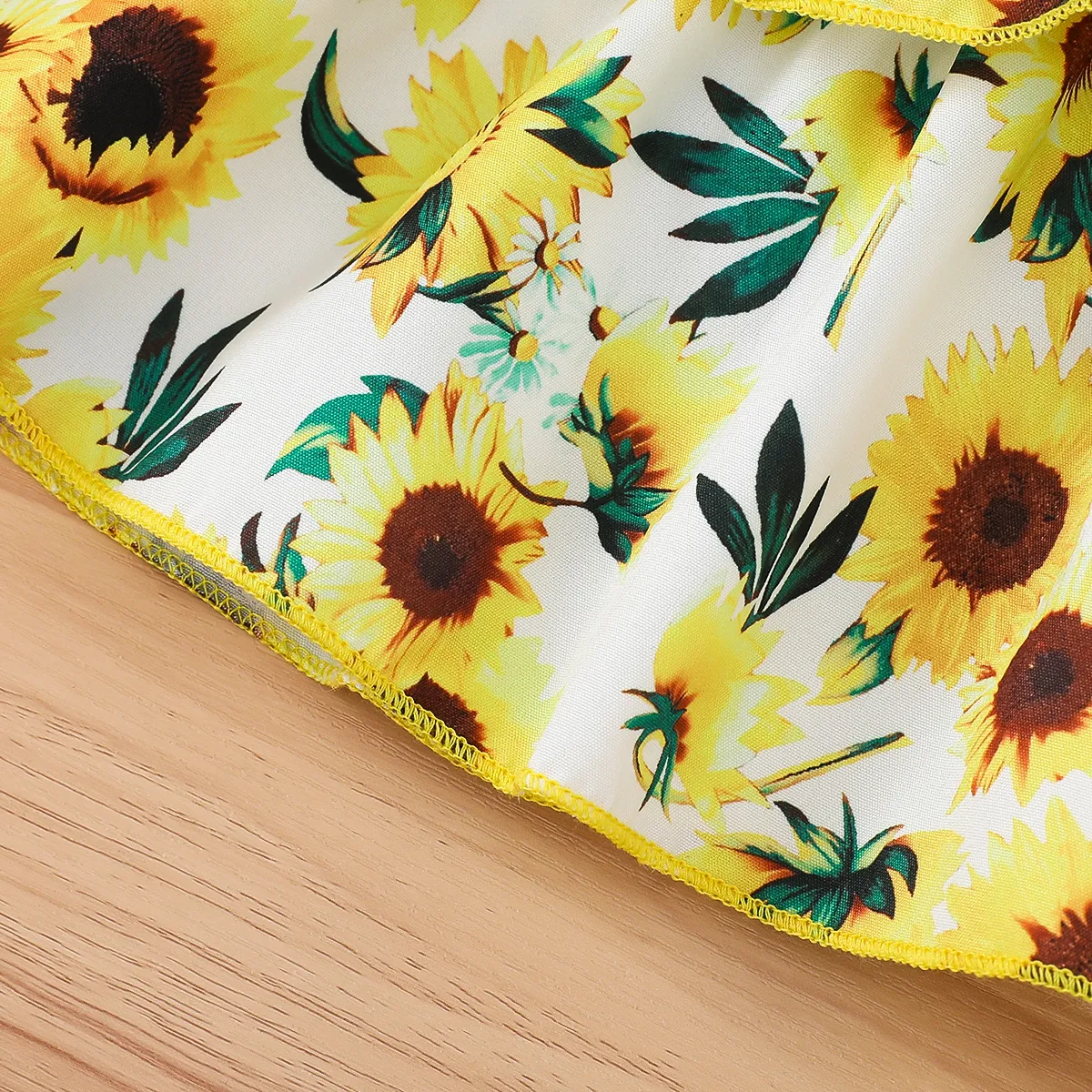 2pcs Baby Girl Sunflower Print Camisole and 100% Cotton Ripped Denim Shorts Set Yellow image 5