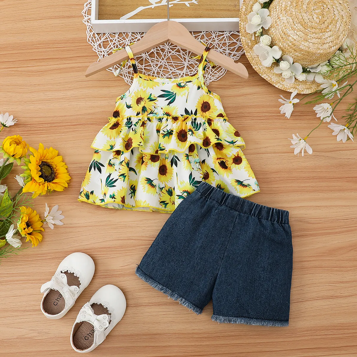 2pcs Baby Girl Sunflower Print Camisole and 100% Cotton Ripped Denim Shorts Set Yellow image 2