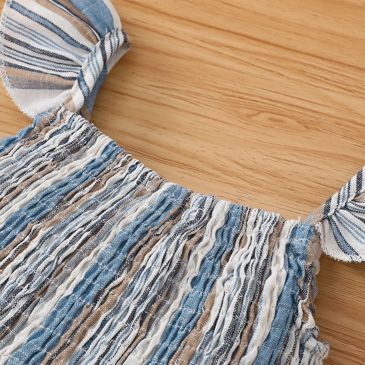 2pcs Toddler Girl Stripe Ruffle Hem Flutter-sleeve Smocked Top and Shorts Set MultiColour image 2