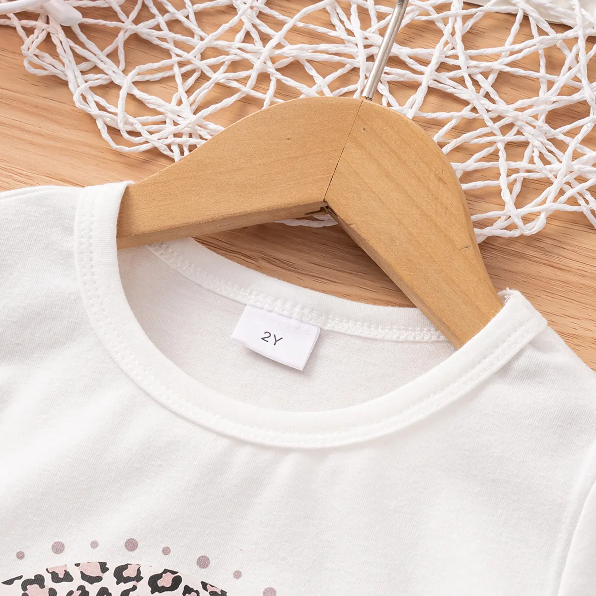 2pcs Toddler Girl Leopard Heart Rainbow Print Tee and 100% Cotton Denim Shorts Set  image 2