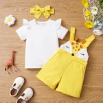 3pcs Toddler Girl 95% Cotton Ruffle Solid Short-sleeve Tee and Giraffe Pattern Strappy Pocket Overalls & Headband Set  image 2
