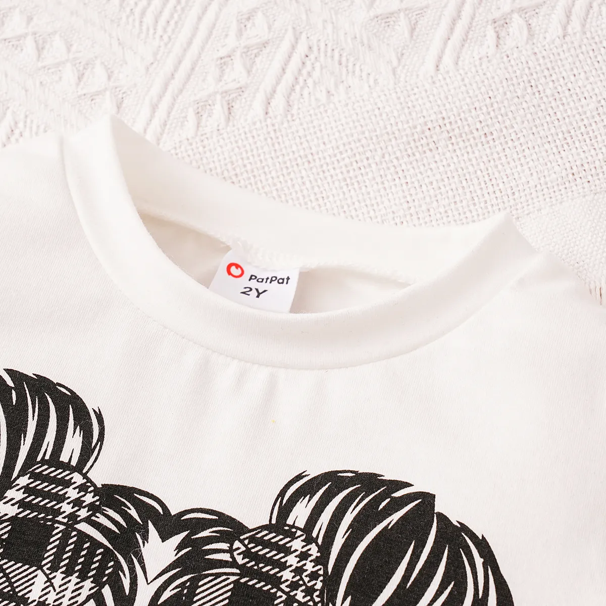 2pcs Toddler Girl Figure Letters Print Long-sleeve Tee and Plaid Skirt Set  image 3