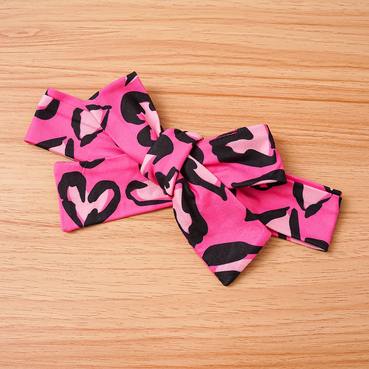 3pcs Baby Girl 95% Cotton Buttons Front Bow Decor Long-sleeve Romper and Allover Leopard Print Ruffle Flared Pants & Headband Set  image 3