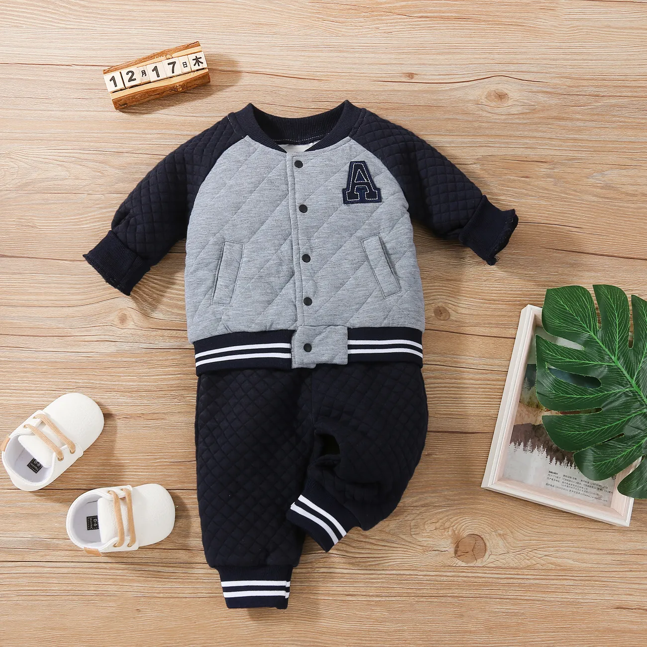 2pcs Baby Letter Patch Raglan Sleeve Cotton Jacket and Trousers Set Grey big image 1