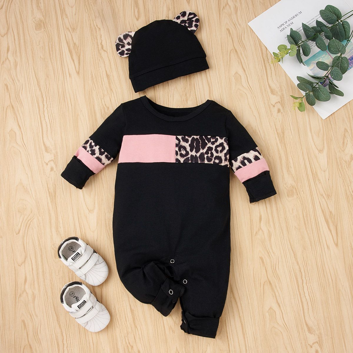 

2pcs Leopard Color Block Long-sleeve Baby Set