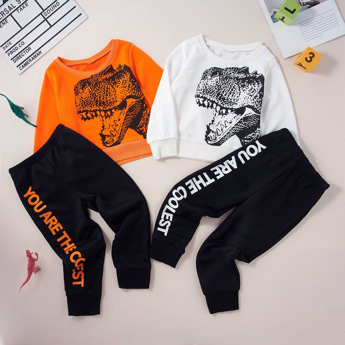 2-piece Kid Boy Animal Dinosaur Print Pullover Sweatshirt and Letter Print Pants Set
